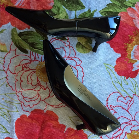 Fitzwell Rose - Pointed kitten heel