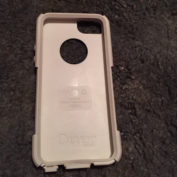 iPhone 5/5s otter box - Picture 3 of 4