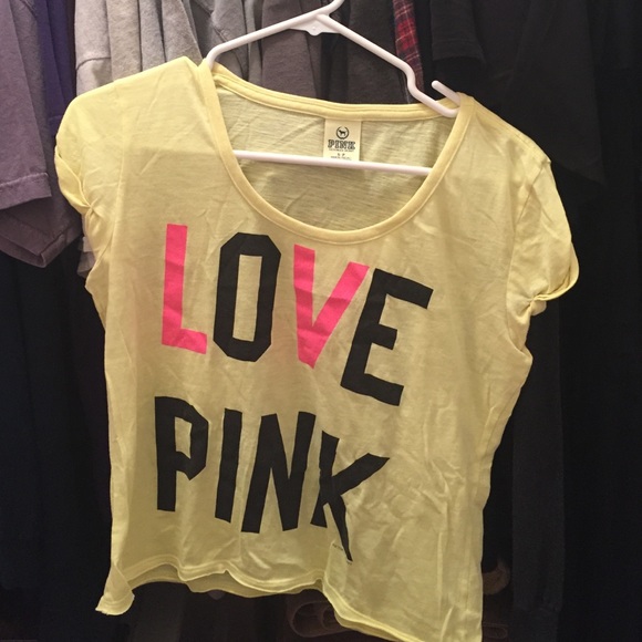 pink vs t shirt