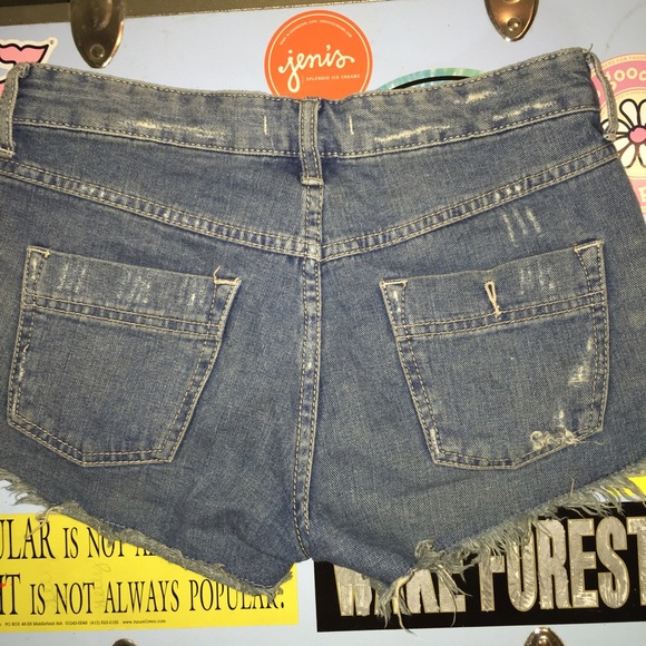 FREE PEOPLE 24W jean shorts - Picture 2 of 3