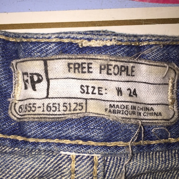 FREE PEOPLE 24W jean shorts - Picture 3 of 3