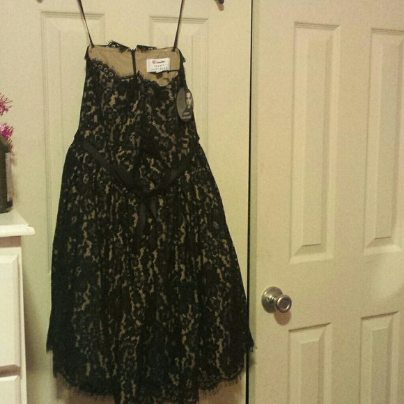 Dress - Picture 2 of 2