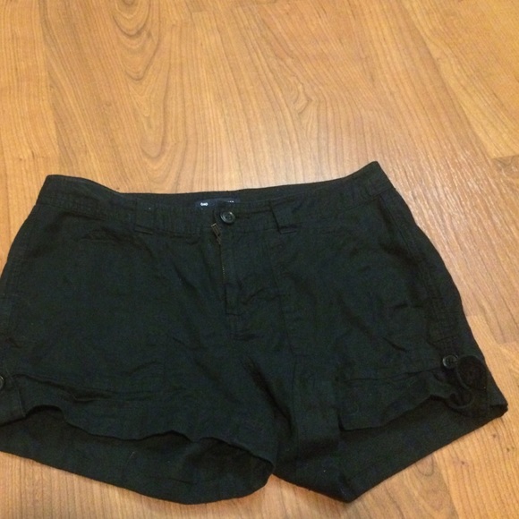 Comfy and casual black GAP shorts