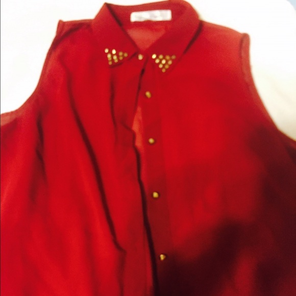 Burgundy collar shirt