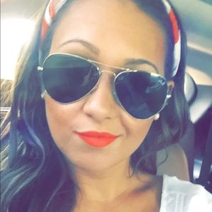 Meet your Posher, Melissa