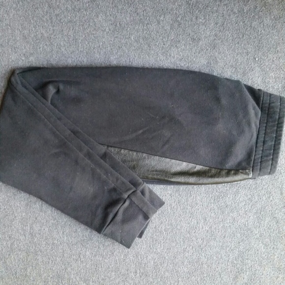 BLACK ON BLACK JOGGERS