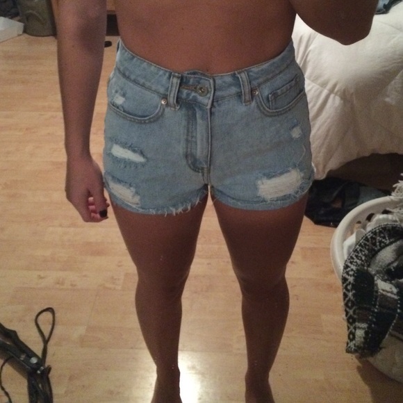 SOLD❗️Pacsun's Bullhead mom short size 1 - Picture 3 of 4