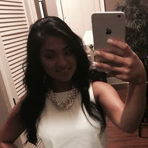 White pearl necklace