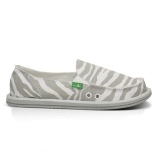 Sanuk shoes