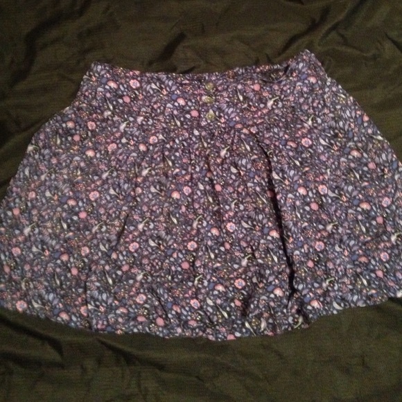 Floral skirt with pockets