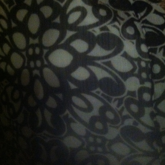 🚫SOLD🚫Brown and cream sheer chiffon like tunic - Picture 2 of 4