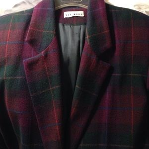 Beautiful wool plaid fully lined blazer