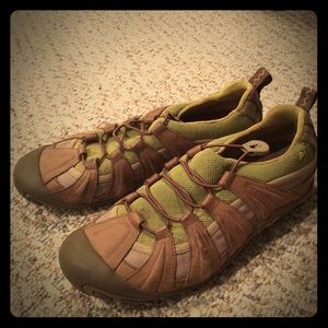 Merrell brown leather hiking sneaker