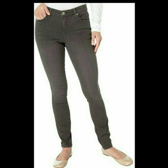 NWOT Grey Cigarette fit skinny jeans