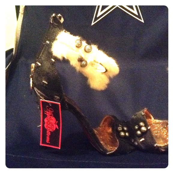 Apple Bottom 7 1/2 NWT