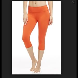 Fabletics Salar Crop Leggings