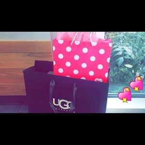 Meet your Posher, Amoy