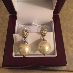 Ann Taylor Pearl Cocktail Earrings
