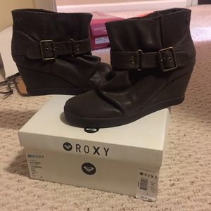 Roxy wedge booties sz 8