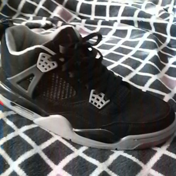 Jordan's brand new (put on 1) - Picture 2 of 3