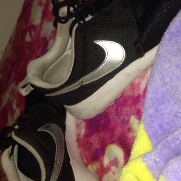 Nike roshes