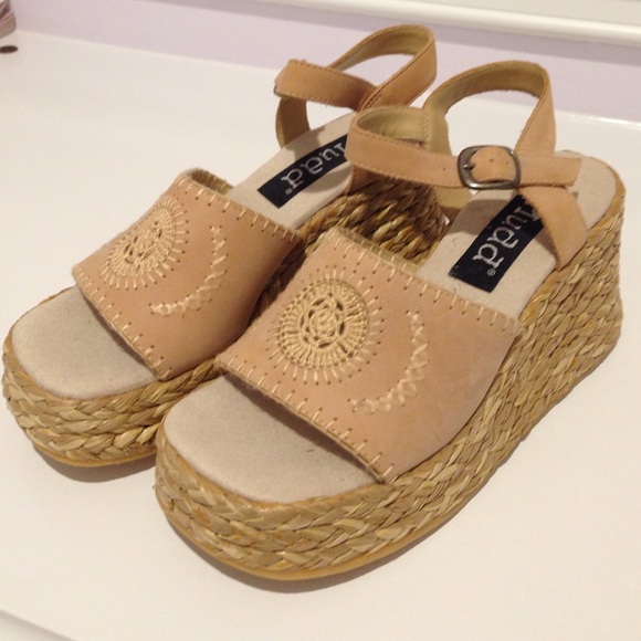 Brand new Mudd wedge espadrilles