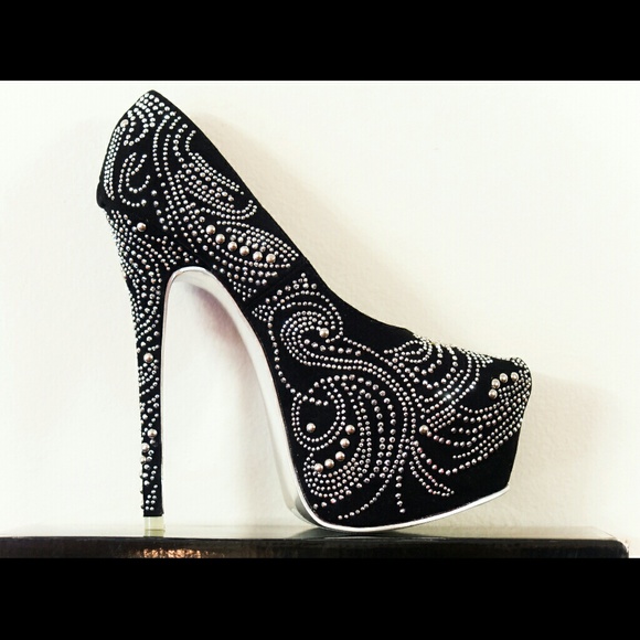 Black and silver  pumps