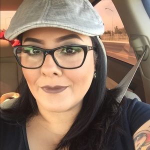 Meet your Posher, Veronica