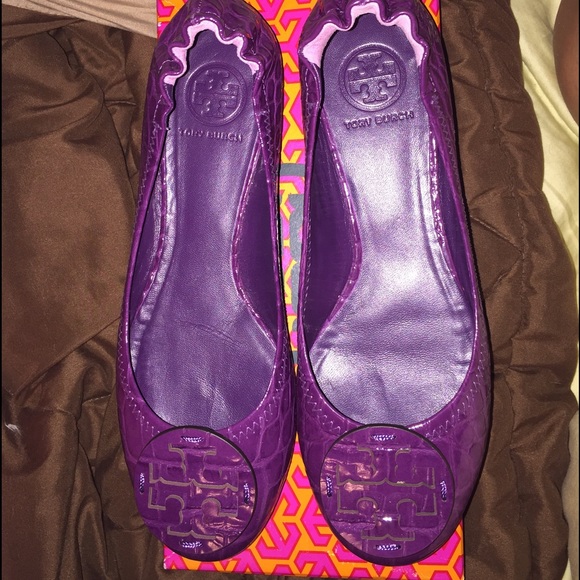 Tory Burch Reva logo sweet plum flats