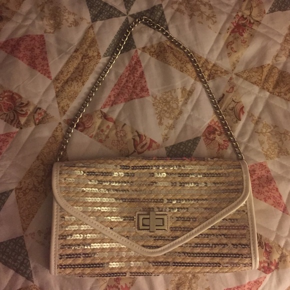 Silver and White Sequined Straw Clutch - Picture 3 of 3