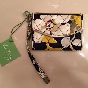 🎉Host Pick🎉 Vera Bradley Super Smart Wristlet
