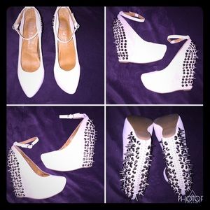Jeffrey Campbell Aubrey Spike Pump