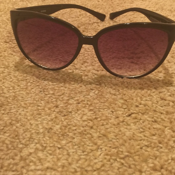 Guess cat eye sunglasses