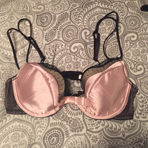pink laced push up bra