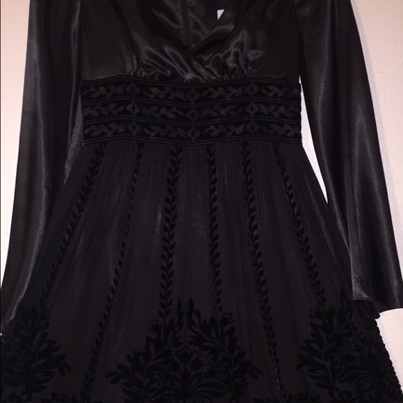 GUESS BY MARCIANO DRESS - Picture 3 of 3