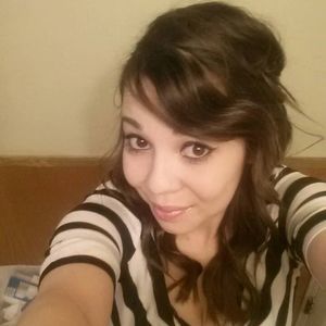 Meet your Posher, Dominique