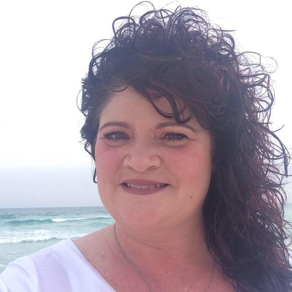 Meet your Posher, Lesa - Picture 1 of 1