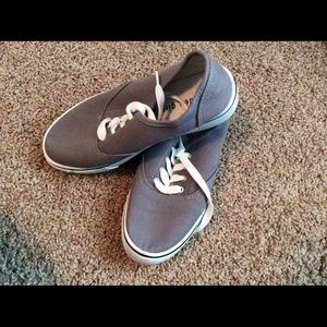 Steve Madden girl gray sneaks