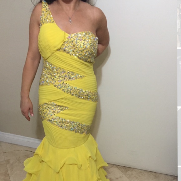 REDUCED! PROM SALE! Prom/homecoming/ evening dress
