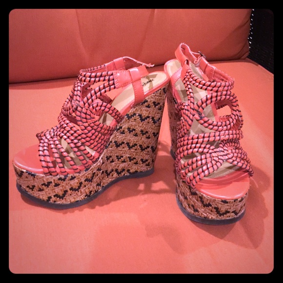🚫 BUNDLED Mossimo Bohemian wedges