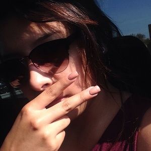 Meet your Posher, Crystal