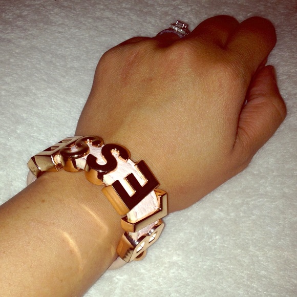BCBG BLESSED bracelet
