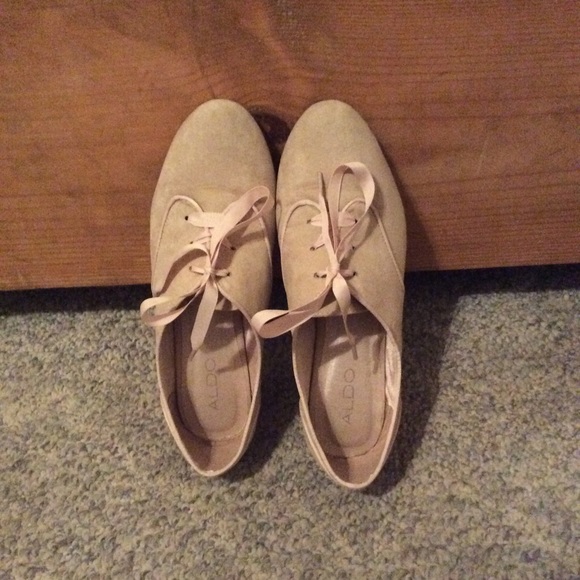 Aldo flats worn once/ Soft feel