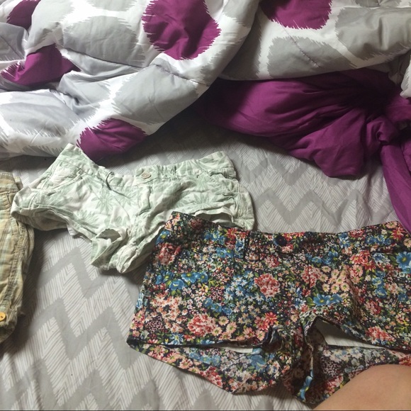 SHORTS BUNDLE - Picture 3 of 3