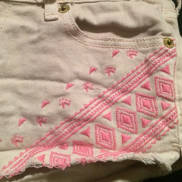 ROXY pink shorts - Picture 3 of 3