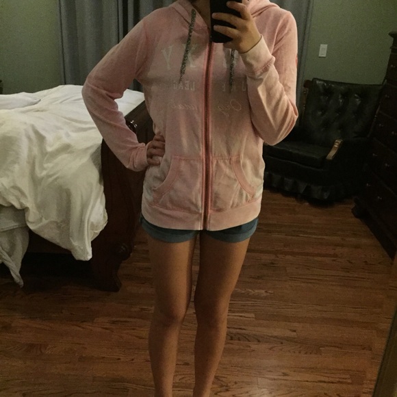 Pink Roxy Hoodie! - Picture 3 of 3