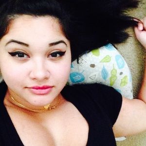 Meet your Posher, April