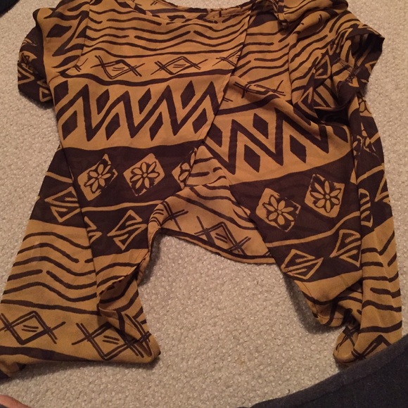 Top - Picture 2 of 2