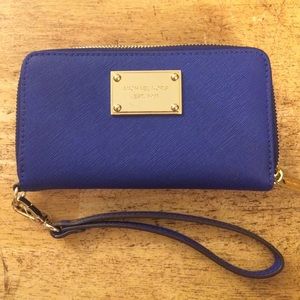 Michael kors wristlet