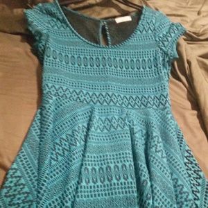 Short dress with keyhole back